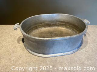 MaxSold Auction: Guardian Service Hammered Aluminum Oval Roaster - London (Ontario, Canada) PARTNER MANAGED Downsizing Online Auction - Trillium Crescent