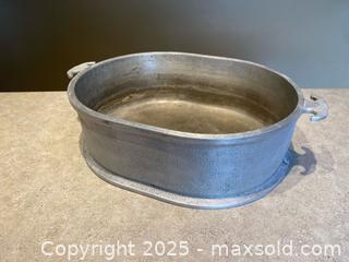 MaxSold Auction: Guardian Service Hammered Aluminum Oval Roaster - London (Ontario, Canada) PARTNER MANAGED Downsizing Online Auction - Trillium Crescent