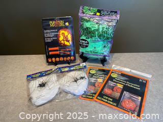 MaxSold Auction: Halloween Decoration Lot – Pumpkin Carving Kit, Spider Webs &#38; Leaf Bags - London (Ontario, Canada) PARTNER MANAGED Downsizing Online Auction - Trillium Crescent