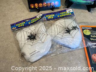 MaxSold Auction: Halloween Decoration Lot – Pumpkin Carving Kit, Spider Webs &#38; Leaf Bags - London (Ontario, Canada) PARTNER MANAGED Downsizing Online Auction - Trillium Crescent
