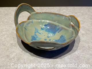 MaxSold Auction: Handmade Studio Pottery Bowl with Dual Handles - London (Ontario, Canada) PARTNER MANAGED Downsizing Online Auction - Trillium Crescent
