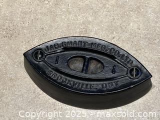 MaxSold Auction: Pair of Antique Cast Iron Sad Iron Bases – Jas. Smart Mfg. Co. &#38; Taylor-Forbes - London (Ontario, Canada) PARTNER MANAGED Downsizing Online Auction - Trillium Crescent