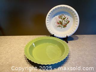 MaxSold Auction: Pair of Pie Plates / Deep Dishes - London (Ontario, Canada) PARTNER MANAGED Downsizing Online Auction - Trillium Crescent