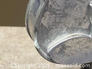 MaxSold Auction: Resin Violin Sculpture on Stand - London (Ontario, Canada) PARTNER MANAGED Downsizing Online Auction - Trillium Crescent