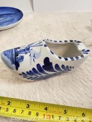 MaxSold Auction: Vintage Flow Blue Fine Chine Collection Wedgwood Delfblue - Toronto (Ontario, Canada) SELLER MANAGED Reseller Online Auction -  Bayview Avenue