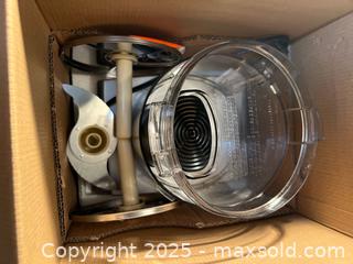 MaxSold Auction: Cuisinart Food Processor  - Walpole (Massachusetts, USA) SELLER MANAGED Downsizing Online Auction - Park Lane