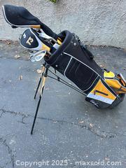 MaxSold Auction: Walter Hogan T3 clubs and bag - Walpole (Massachusetts, USA) SELLER MANAGED Downsizing Online Auction - Park Lane