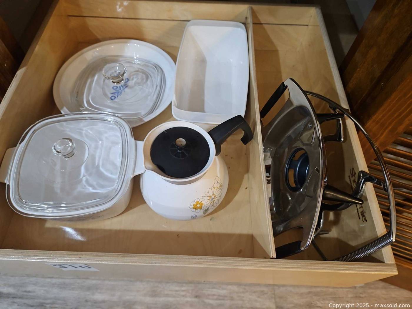 CorningWare/Corelle Kitchen Cookware & Bakeware Lot | Maxsold