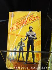 MaxSold Auction: Books / Vintage Fiction  - North Vancouver (British Columbia, Canada) SELLER MANAGED Downsizing Online Auction - Plymouth Drive