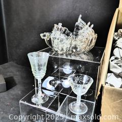 MaxSold Auction: Glassware / Crystal (7) - North Vancouver (British Columbia, Canada) SELLER MANAGED Downsizing Online Auction - Plymouth Drive