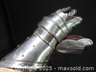 MaxSold Auction: Knightly Mix  - North Vancouver (British Columbia, Canada) SELLER MANAGED Downsizing Online Auction - Plymouth Drive