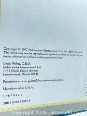 MaxSold Auction: Best of Elvis — Hardcover (1997) - Smiths Falls (Ontario, Canada) SELLER MANAGED Reseller Online Auction -  Autumn Drive