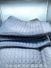MaxSold Auction: Hunt Club Grey/Blue Cotton Sateen Quilted Queen Duvet Cover and 3 Shams  - Smiths Falls (Ontario, Canada) SELLER MANAGED Reseller Online Auction -  Autumn Drive