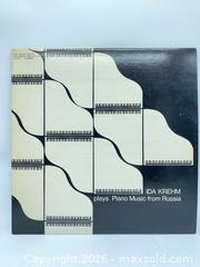 MaxSold Auction: Lot of (10) 33 1/3 RPM LP Vinyl Records — Classical, Folk, Gospel, Pop, CBC Radio Canada  - Smiths Falls (Ontario, Canada) SELLER MANAGED Reseller Online Auction -  Autumn Drive