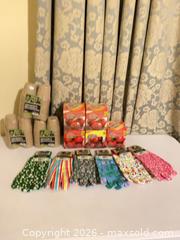 MaxSold Auction: Seed Starter Pots, Tomato Grow Kits & Assorted Garden Gloves Lot E - Smiths Falls (Ontario, Canada) SELLER MANAGED Reseller Online Auction -  Autumn Drive