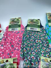 MaxSold Auction: The Handy Gardener Floral Pattern Women’s Gardening Gloves — 10 Pairs - Smiths Falls (Ontario, Canada) SELLER MANAGED Reseller Online Auction -  Autumn Drive