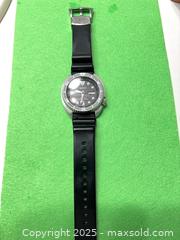 MaxSold Auction: Wow - Seiko Air Divers 200 M - Premium Automatic Diver Watch  - Oakville (Ontario, Canada) SELLER MANAGED Downsizing Online Auction - Guildstone Crescent