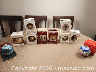 MaxSold Auction: Set of 10 Vintage Ornaments 1978, 3-1979, 1980, 2-1981, 1982, 1985, 1 unknown - 2 take batteries - Ajax (Ontario, Canada) SELLER MANAGED Estate Sale Online Auction - Billingsgate Crescent