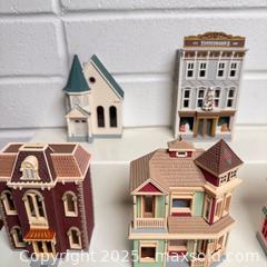 MaxSold Auction: Hallmark Nostalgic Houses and Shops Ornament Lot 2 - Toronto (Ontario, Canada) SELLER MANAGED Reseller Online Auction - Eastpark Boulevard