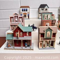 MaxSold Auction: Hallmark Nostalgic Houses and Shops Ornament Lot 3 - Toronto (Ontario, Canada) SELLER MANAGED Reseller Online Auction - Eastpark Boulevard