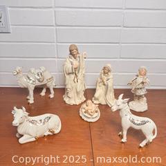 MaxSold Auction: Jade Porcelain Nativity Set - Toronto (Ontario, Canada) SELLER MANAGED Reseller Online Auction - Eastpark Boulevard