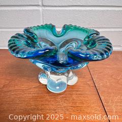 MaxSold Auction: Vintage Chalet Style Blue Glass Bowl - Toronto (Ontario, Canada) SELLER MANAGED Reseller Online Auction - Eastpark Boulevard