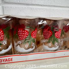 MaxSold Auction: Vintage Strawberry Juice Glass Set of 6 - Toronto (Ontario, Canada) SELLER MANAGED Reseller Online Auction - Eastpark Boulevard