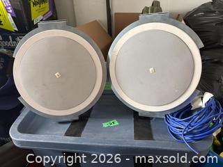 MaxSold Auction: 2 speakers - Kingston (Ontario, Canada) SELLER MANAGED Downsizing Online Auction - Steve Fonyo Drive (STORAGE)