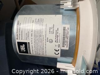MaxSold Auction: 2 speakers - Kingston (Ontario, Canada) SELLER MANAGED Downsizing Online Auction - Steve Fonyo Drive (STORAGE)