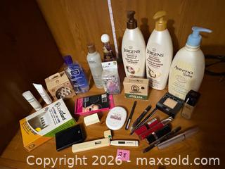 MaxSold Auction: Bath ~ Lot A - Kingston (Ontario, Canada) SELLER MANAGED Downsizing Online Auction - Steve Fonyo Drive (STORAGE)