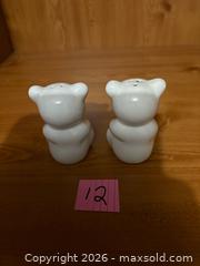 MaxSold Auction: Bear Salt & Pepper Shakers - Kingston (Ontario, Canada) SELLER MANAGED Downsizing Online Auction - Steve Fonyo Drive (STORAGE)