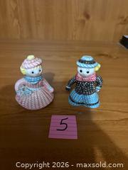 MaxSold Auction: Doll Like Salt & Pepper Shakers ~ Lot B - Kingston (Ontario, Canada) SELLER MANAGED Downsizing Online Auction - Steve Fonyo Drive (STORAGE)