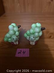 MaxSold Auction: Grapes Salt & Pepper Shakers - Kingston (Ontario, Canada) SELLER MANAGED Downsizing Online Auction - Steve Fonyo Drive (STORAGE)