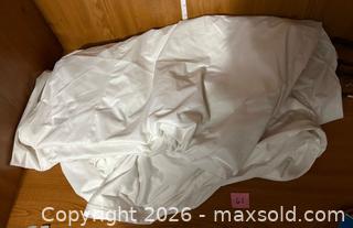 MaxSold Auction: King Size Mattress Protector  - Kingston (Ontario, Canada) SELLER MANAGED Downsizing Online Auction - Steve Fonyo Drive (STORAGE)