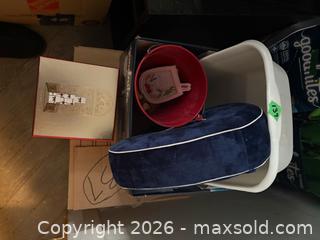 MaxSold Auction: Miscellaneous box of stuff with neck pillow - Kingston (Ontario, Canada) SELLER MANAGED Downsizing Online Auction - Steve Fonyo Drive (STORAGE)