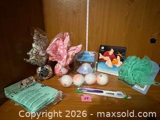 MaxSold Auction: NEW ~ Bath ~ Lot B - Kingston (Ontario, Canada) SELLER MANAGED Downsizing Online Auction - Steve Fonyo Drive (STORAGE)