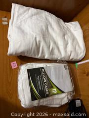 MaxSold Auction: Queen Size Bedding - Kingston (Ontario, Canada) SELLER MANAGED Downsizing Online Auction - Steve Fonyo Drive (STORAGE)