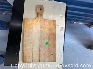 MaxSold Auction: Wood cutting board - Kingston (Ontario, Canada) SELLER MANAGED Downsizing Online Auction - Steve Fonyo Drive (STORAGE)