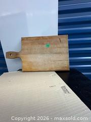 MaxSold Auction: Wood cutting board - Kingston (Ontario, Canada) SELLER MANAGED Downsizing Online Auction - Steve Fonyo Drive (STORAGE)