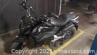 MaxSold Auction: Daymak Warrior Electric Bike/Scooter, Black (Lithium) - (See descriptions &#38; pictures) - Toronto (Ontario, Canada) SELLER MANAGED Downsizing Online Auction - Curity Avenue