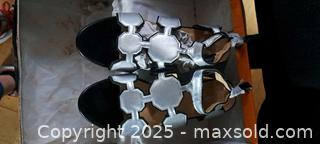 MaxSold Auction: CHARMING LADY SANDALS SIZE 10 (NEW) - Clearview (Ontario, Canada) SELLER MANAGED Reseller Online Auction -  County Road 10