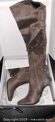 MaxSold Auction: OLIVIA MILLER BOOTS SIZE 6.5 (NEW) - Clearview (Ontario, Canada) SELLER MANAGED Reseller Online Auction -  County Road 10