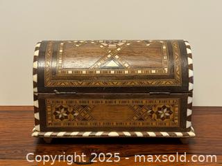 MaxSold Auction: Antique Moorish Wooden Mother of Pearl Inlaid Marquetry Jewelry Box - Toronto (Ontario, Canada) PARTNER MANAGED Estate Sale Online Auction -  Glen Road
