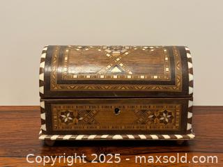 MaxSold Auction: Antique Moorish Wooden Mother of Pearl Inlaid Marquetry Jewelry Box - Toronto (Ontario, Canada) PARTNER MANAGED Estate Sale Online Auction -  Glen Road