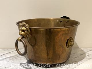MaxSold Auction: Bronze Cachepot Jardiniere Planter with Lions Heads - Toronto (Ontario, Canada) PARTNER MANAGED Estate Sale Online Auction -  Glen Road