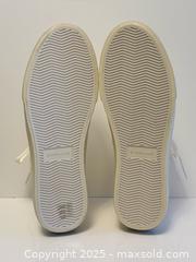 MaxSold Auction: Everlane Forever High Top Canvas Sneakers in Off White sz 9 - Toronto (Ontario, Canada) PARTNER MANAGED Estate Sale Online Auction -  Glen Road
