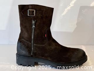 MaxSold Auction: Men’s Strellson Suede Boots Size 11.5 - Toronto (Ontario, Canada) PARTNER MANAGED Estate Sale Online Auction -  Glen Road
