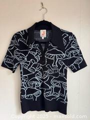 MaxSold Auction: Merino Wool Blend Women&#39;s Knit Short Sleeve Polo with Mushroom Pattern in Black and Grey - Toronto (Ontario, Canada) PARTNER MANAGED Estate Sale Online Auction -  Glen Road