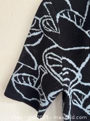 MaxSold Auction: Merino Wool Blend Women&#39;s Knit Short Sleeve Polo with Mushroom Pattern in Black and Grey - Toronto (Ontario, Canada) PARTNER MANAGED Estate Sale Online Auction -  Glen Road