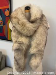 MaxSold Auction: Vintage Natural Silver Fox Fur Stole Wrap or Scarf - Toronto (Ontario, Canada) PARTNER MANAGED Estate Sale Online Auction -  Glen Road